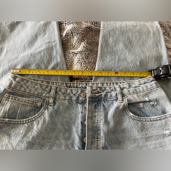 ✨2 for $25 Light wash jeans - Picture 5 of 5